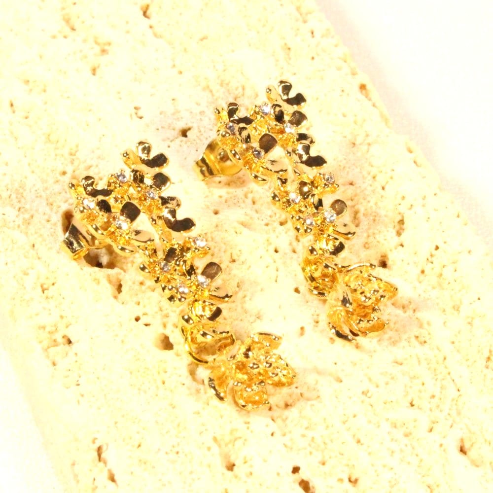Gold Flowers Earrings for pierced ears