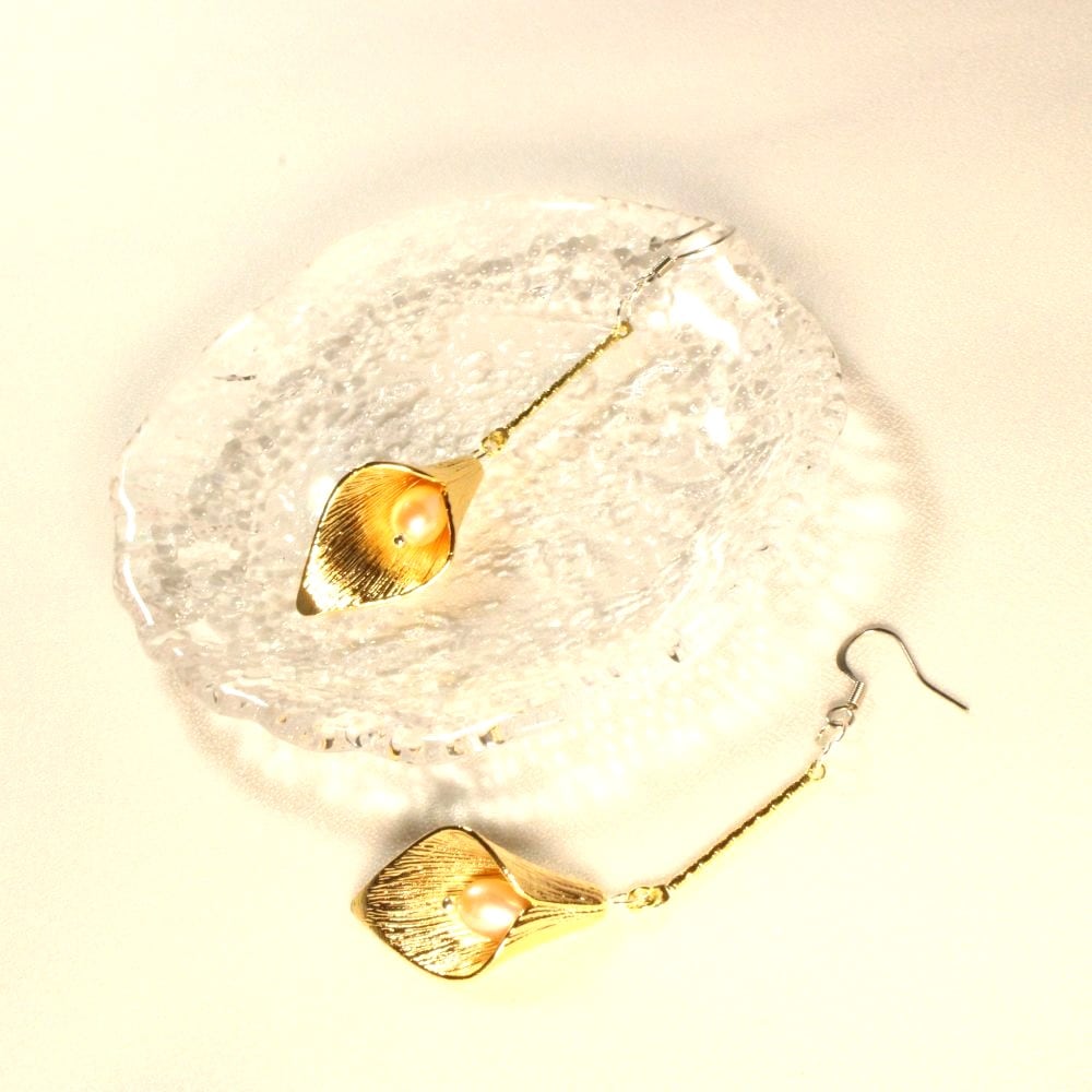 Calla lily Earrings for pierced ears