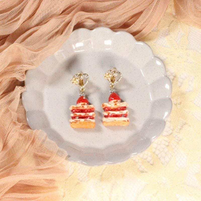Napoleon Pie Clip-on Earrings　