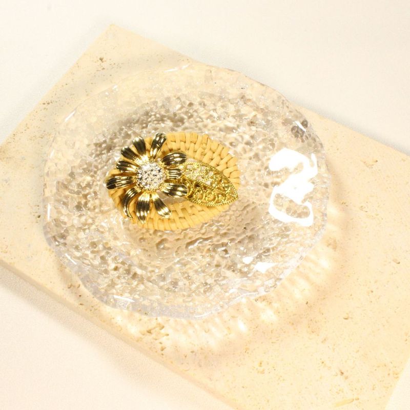 Metal Flower Rattan Scarf Clips