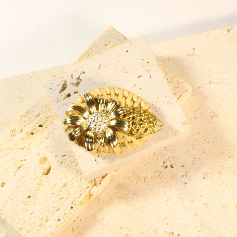 Metal Flower Rattan Scarf Clips