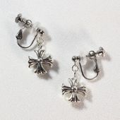 Plus Sign Clip-on Earrings　