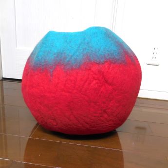 Nepal felt Cat Igloo　Blue&Red