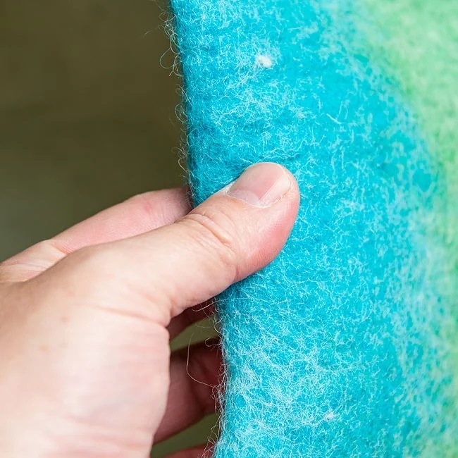 Nepal felt Cat Igloo　Blue&Red