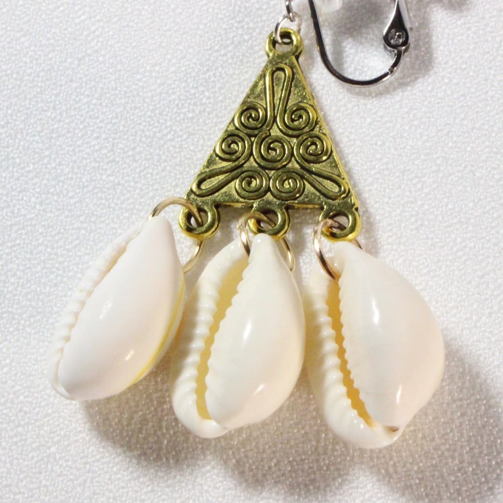 Shell Clip-on Earrings　