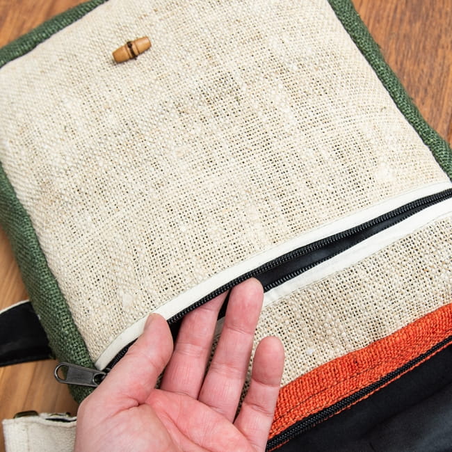 Natural Hump Shoulder Bag