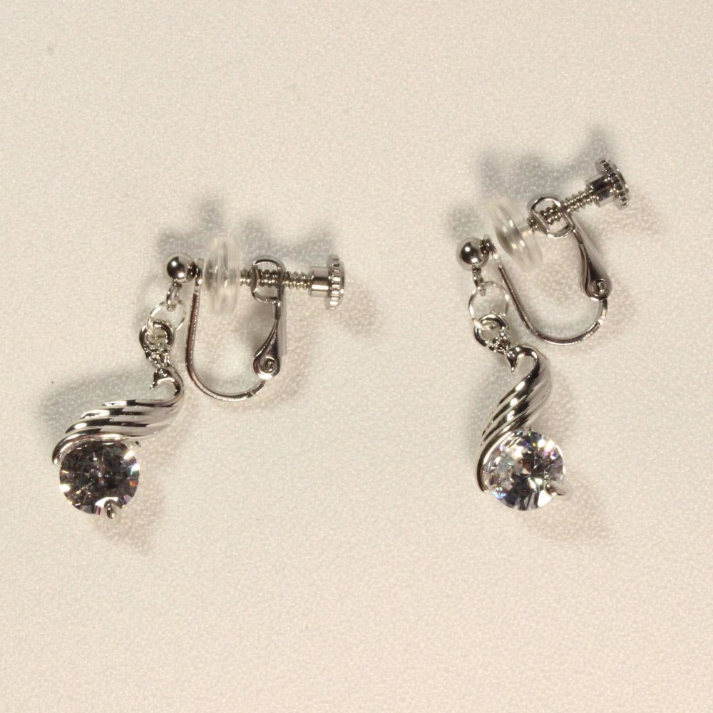 Swan Lake Clip-on Earrings　
