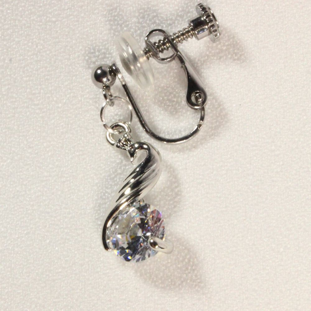 Swan Lake Clip-on Earrings　