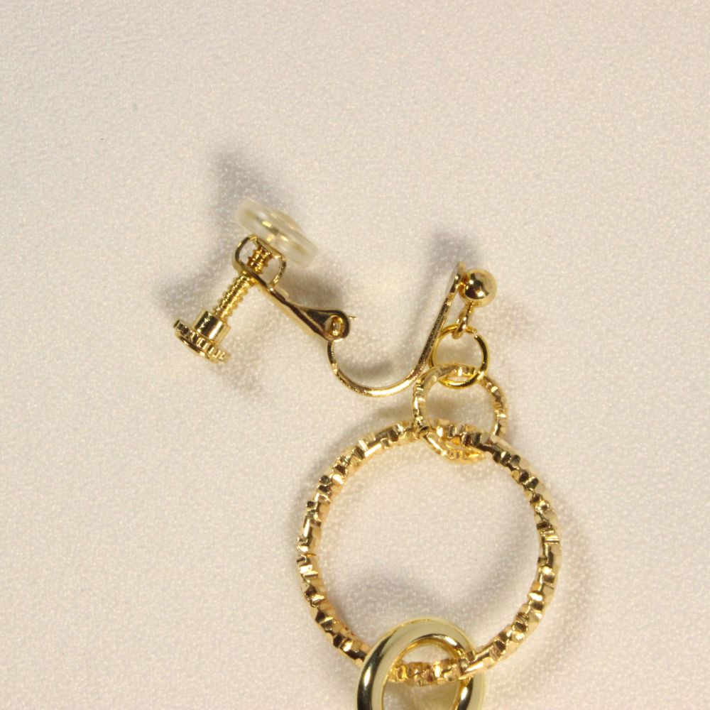 Asymmetrical Gold Chain Clip-on Earrings　
