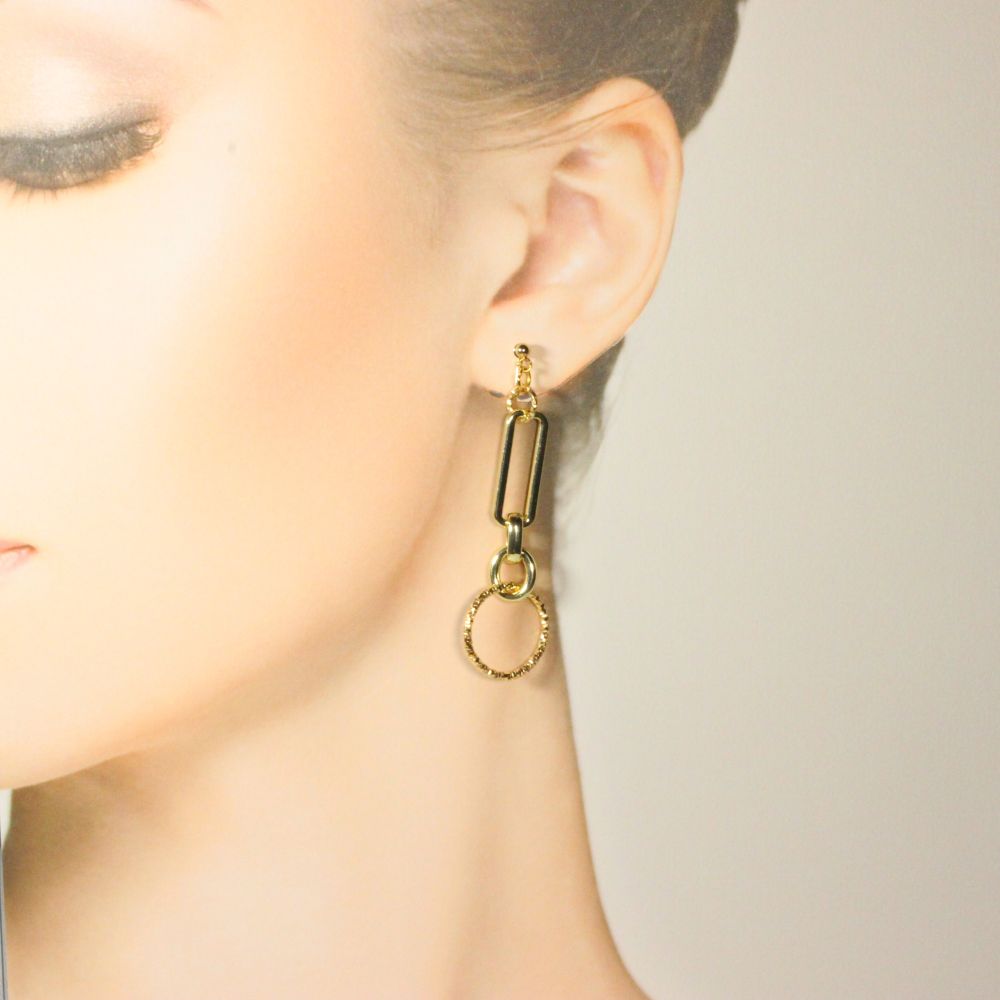 Asymmetrical Gold Chain Clip-on Earrings　