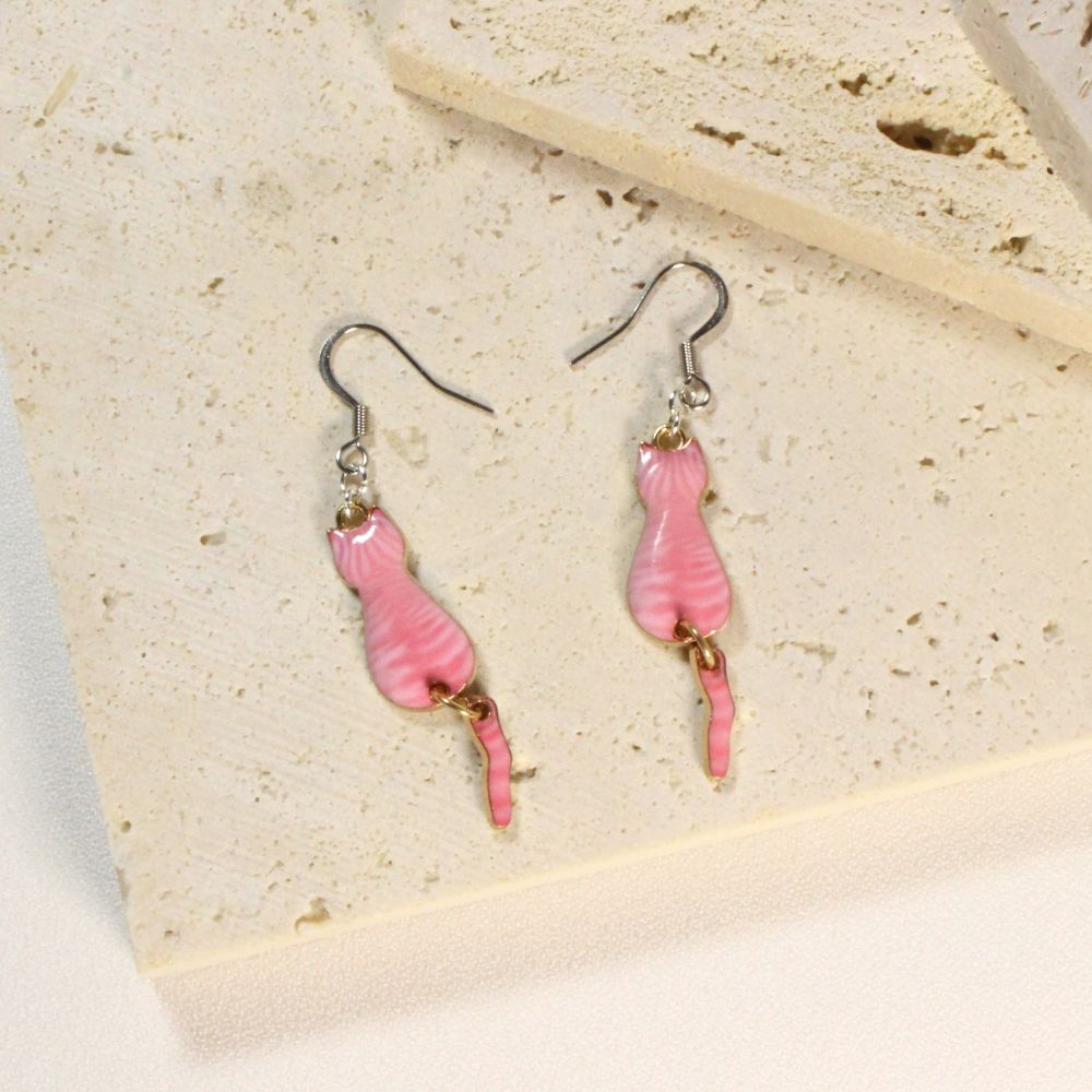 Cats Earrings with a dangling tail