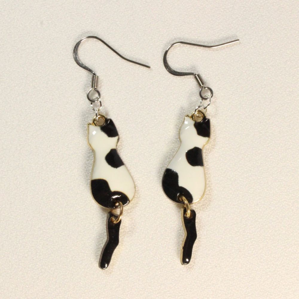Cats Earrings with a dangling tail