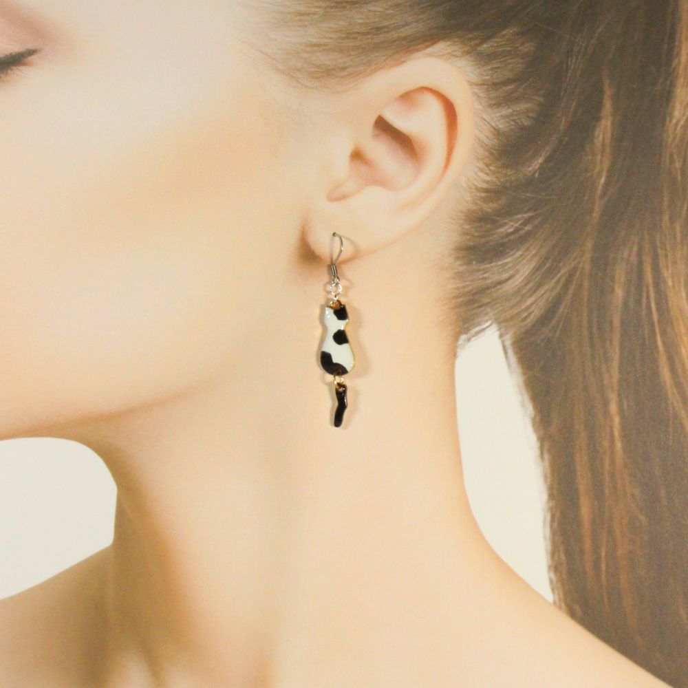 Cats Earrings with a dangling tail