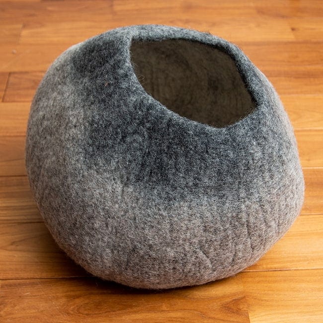 Nepal felt Cat Caves