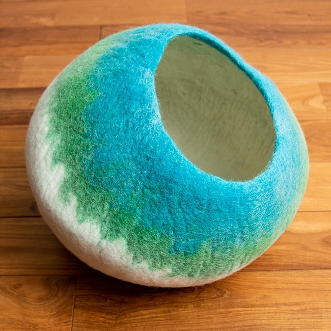 Nepal felt Cat Caves
