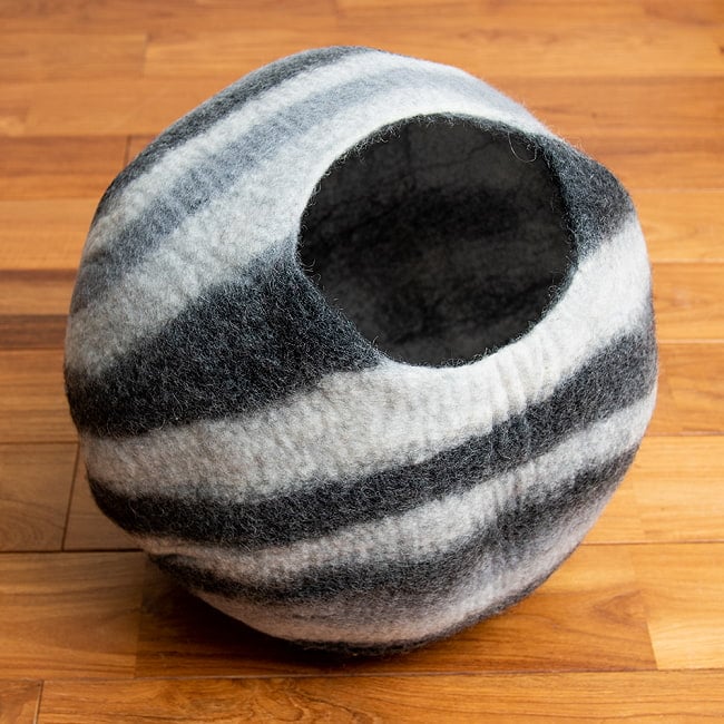 Nepal felt Cat Caves