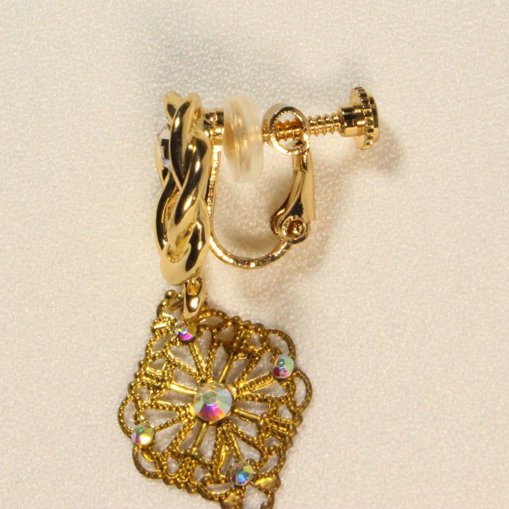 Openwork Clip-on Earrings　