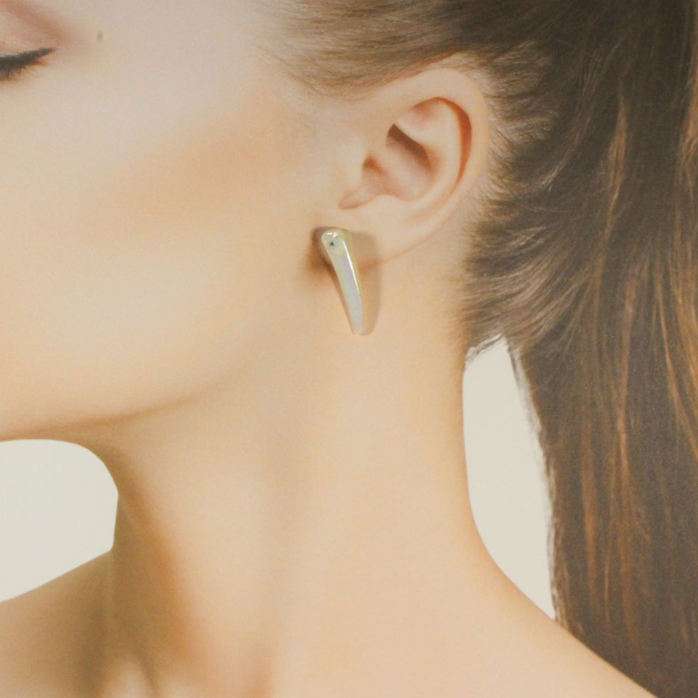 Gothic Shell Earrings for pierced ears