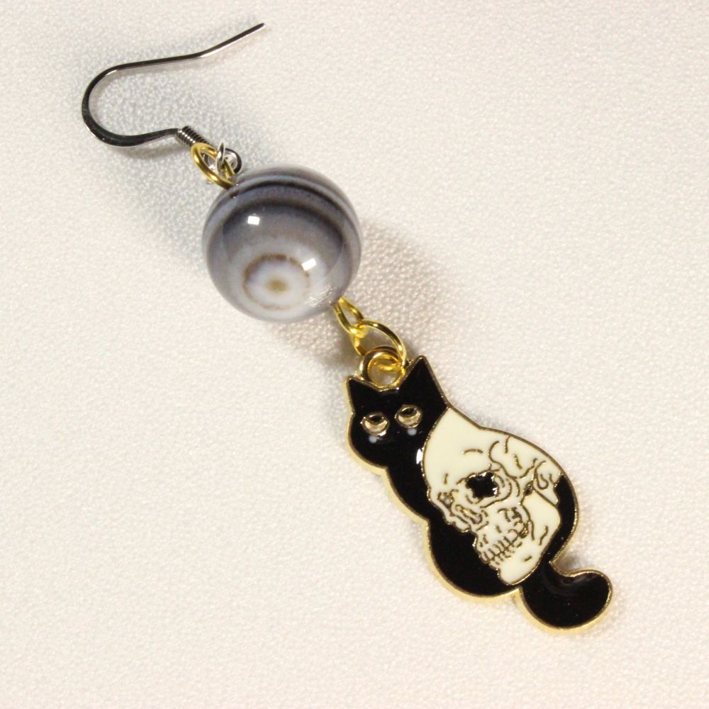 Eye Agate Earrings with Cats Charms