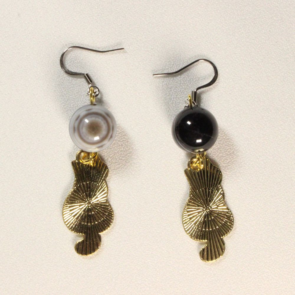Eye Agate Earrings with Cats Charms