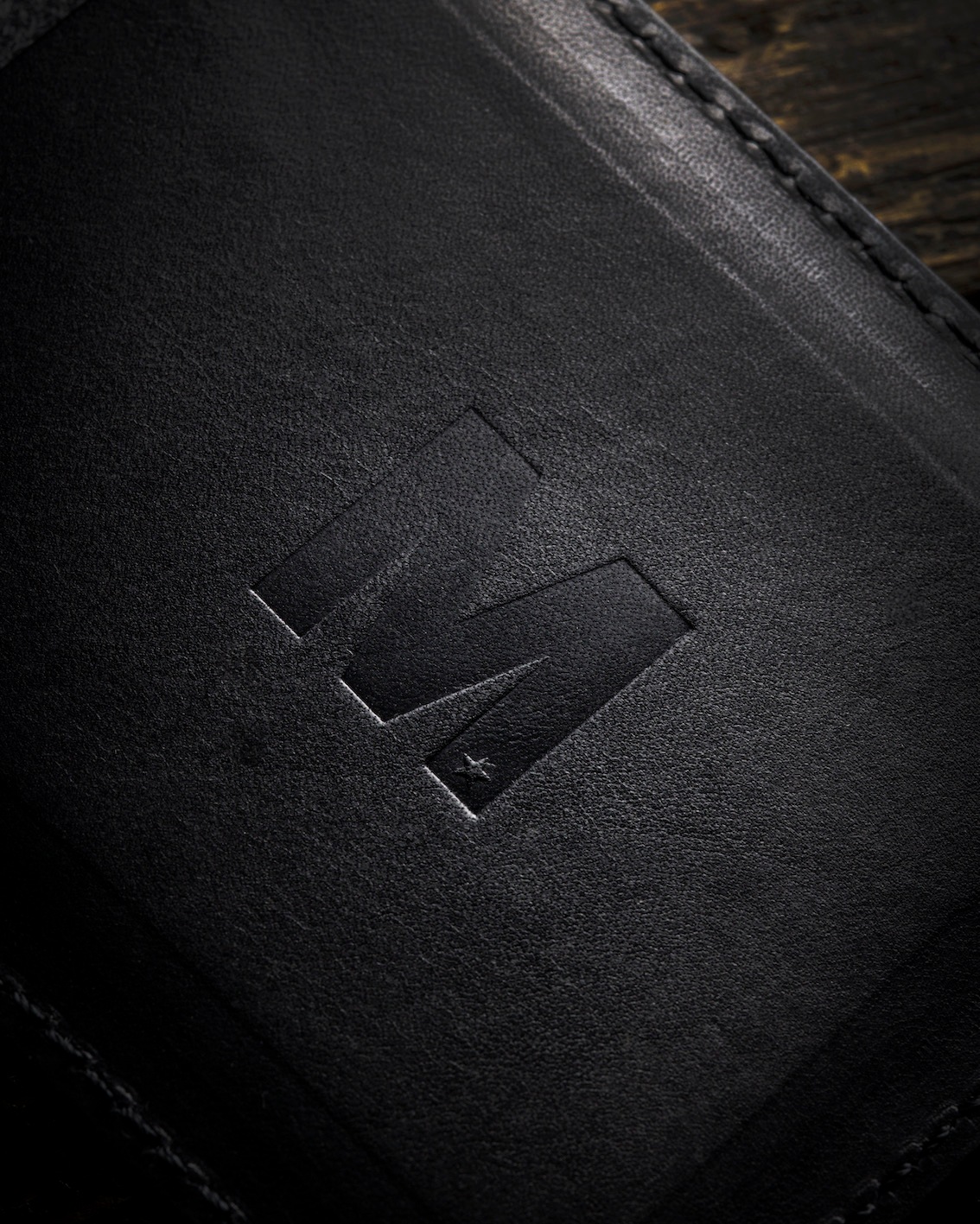 M / star cut out money clip