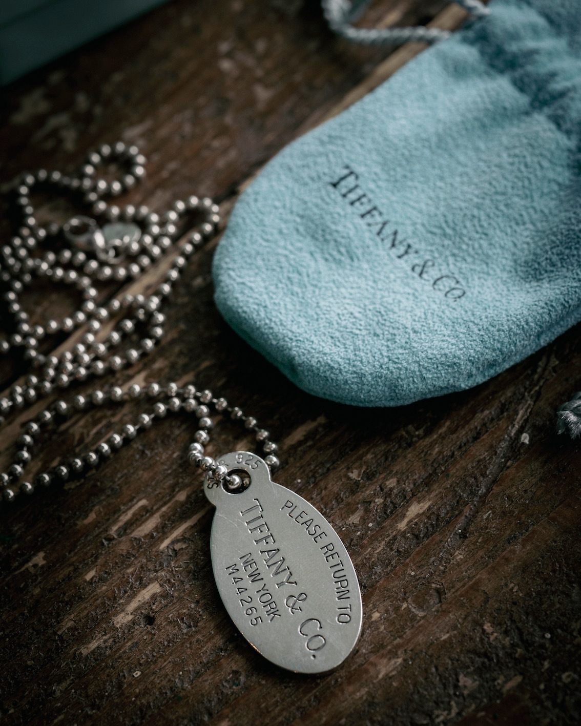 Tiffany & Co. / Return to oval necklace