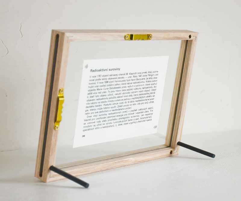 フォトフレーム鉱物図鑑・鶏冠石 -No.246-