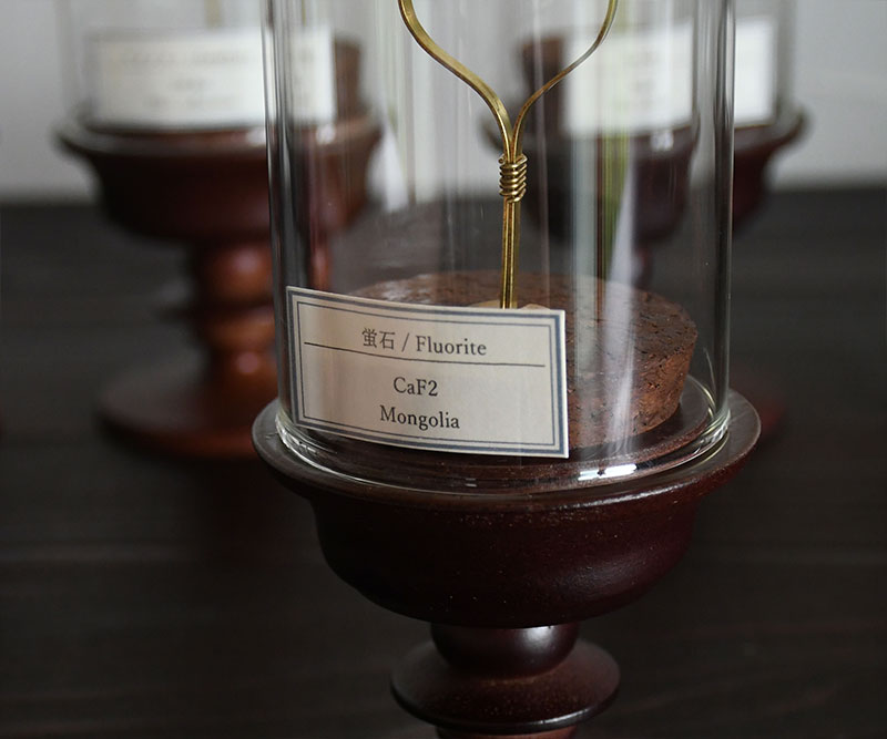 ガラスドーム鉱物標本ケース