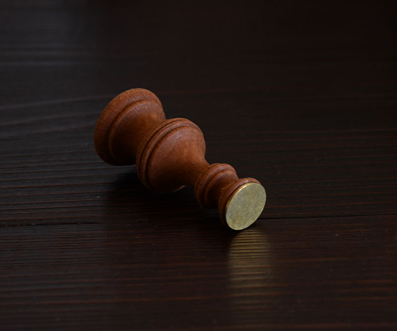 鉱物を飾る　木の飾台