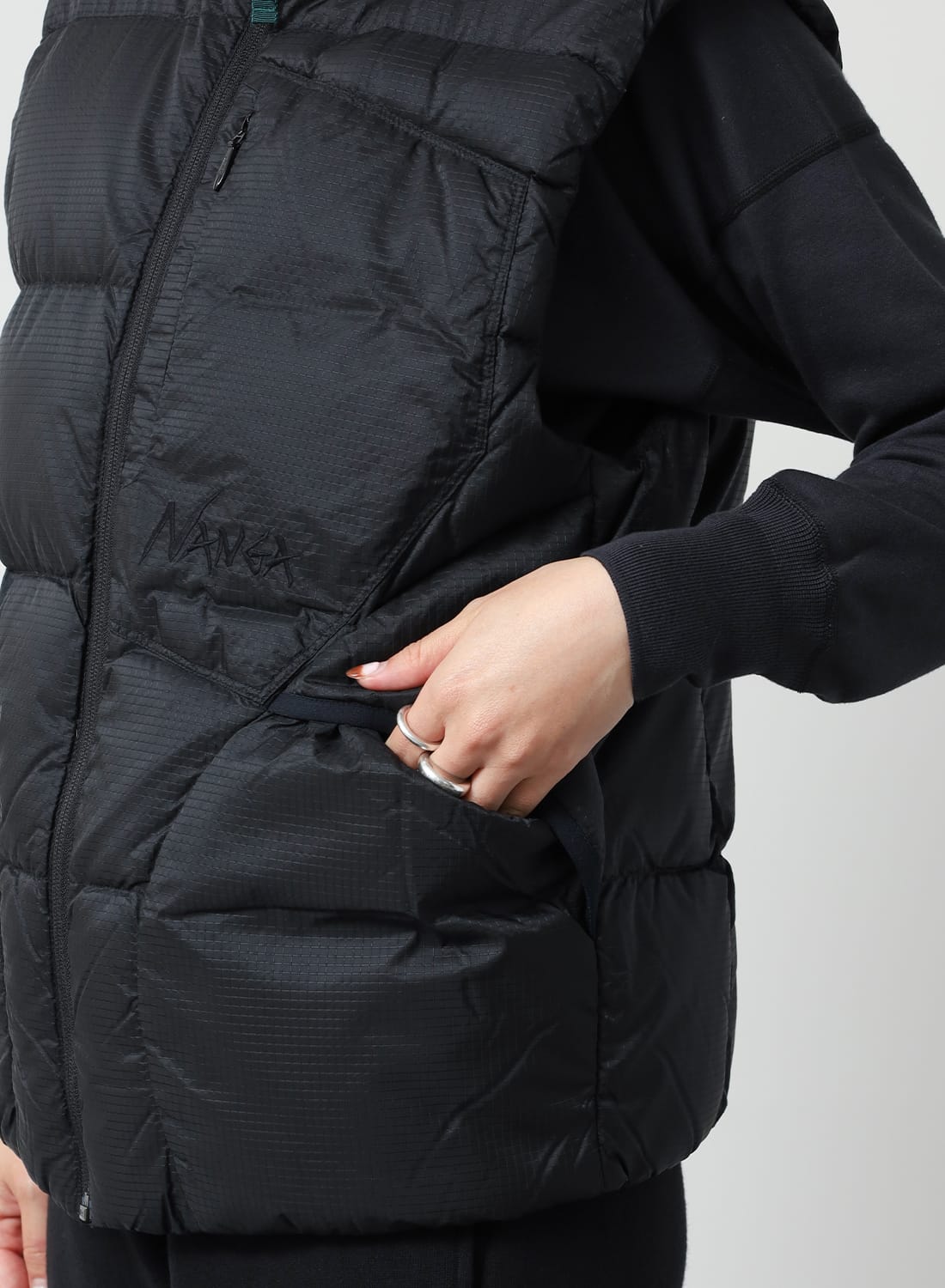 NANGA（ナンガ）MAZENO RIDGE VEST（マゼノリッジ ベスト）ダウン