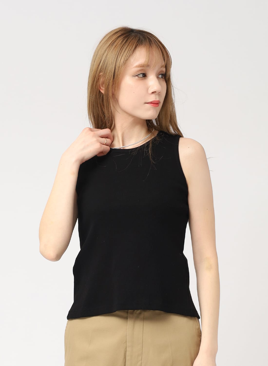 RYU KAGA(リュウ カガ)/Back slit tank-top(バック スリット タンク