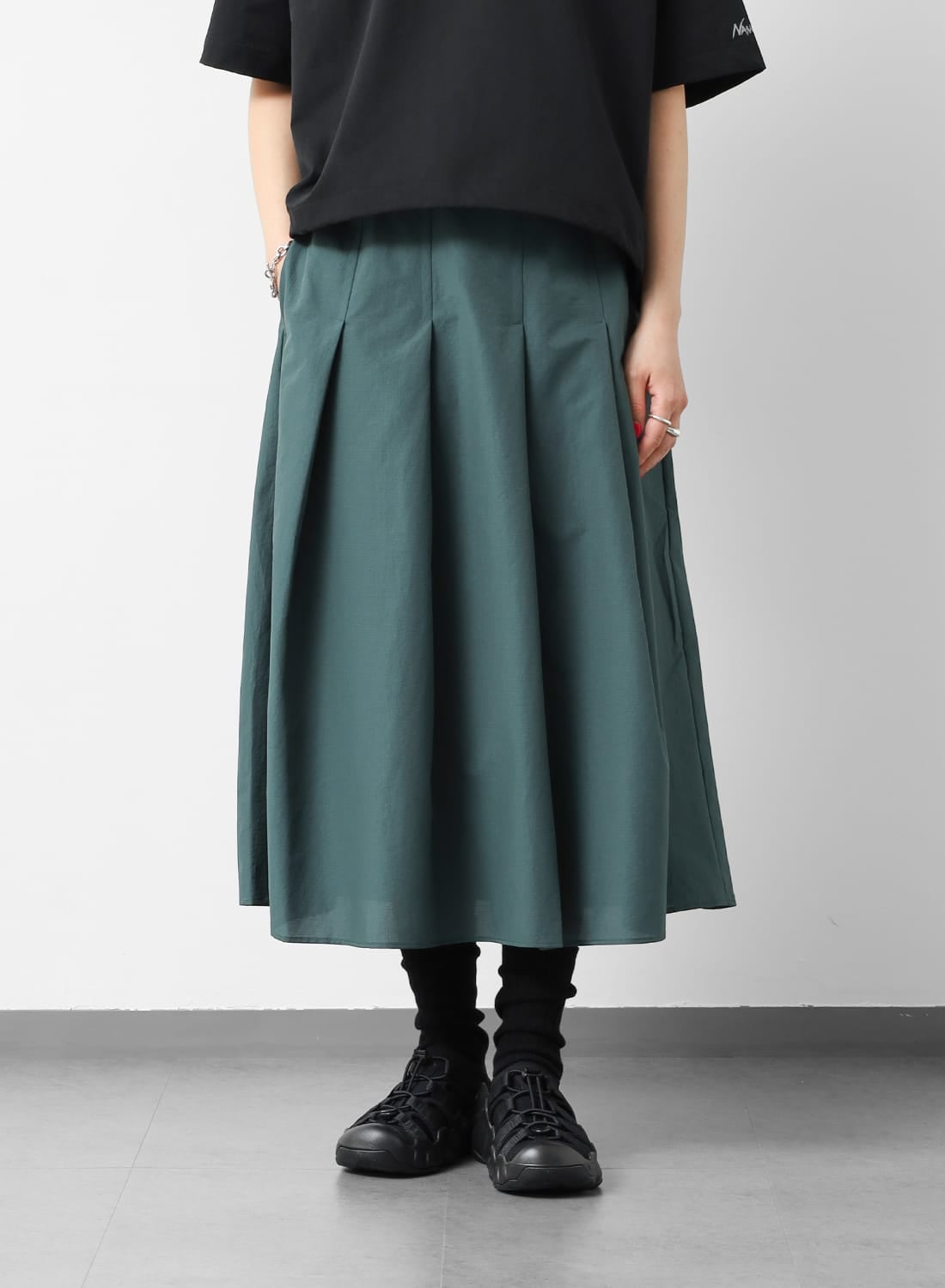 NANGA（ナンガ）DotAir COMFY PLEATED SKIRT W（ドットエア コンフィー