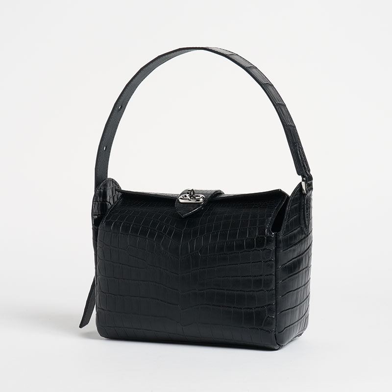 オルセーサックエポール マットクロコダイル BLACK