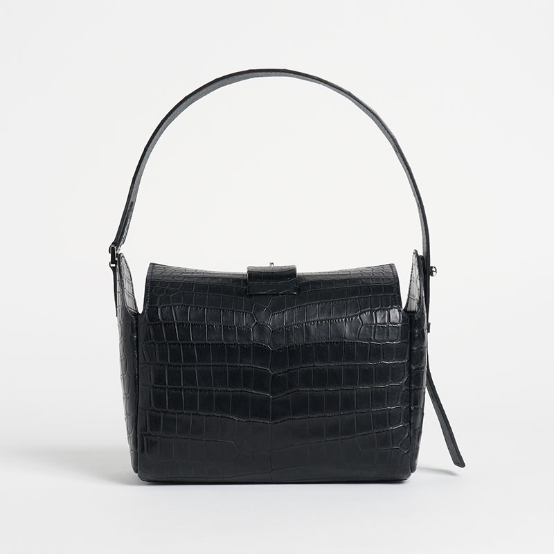 オルセーサックエポール マットクロコダイル BLACK