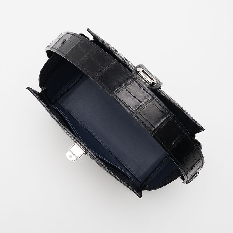 オルセーサックエポール マットクロコダイル BLACK