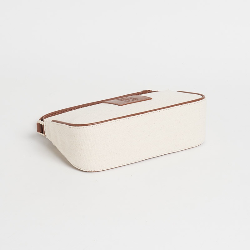 Le BLASON CANVAS SHOULDER POCHETTE ブラゾン キャンバスショルダーポシェット100%コットンキャンバス x スムースカーフ ナチュラル x ライトブラウン