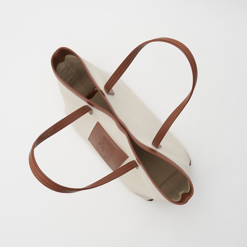 Le BLASON CANVAS TOTE ブラゾンキャンバストート 100％コットンキャンバス x スムースカーフ ナチュラル x ライトブラウン