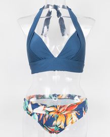ボタニカルリーフ柄 ワンカラーホルターネック水着 ネイビー×ネイビーマルチ【LAULEA】