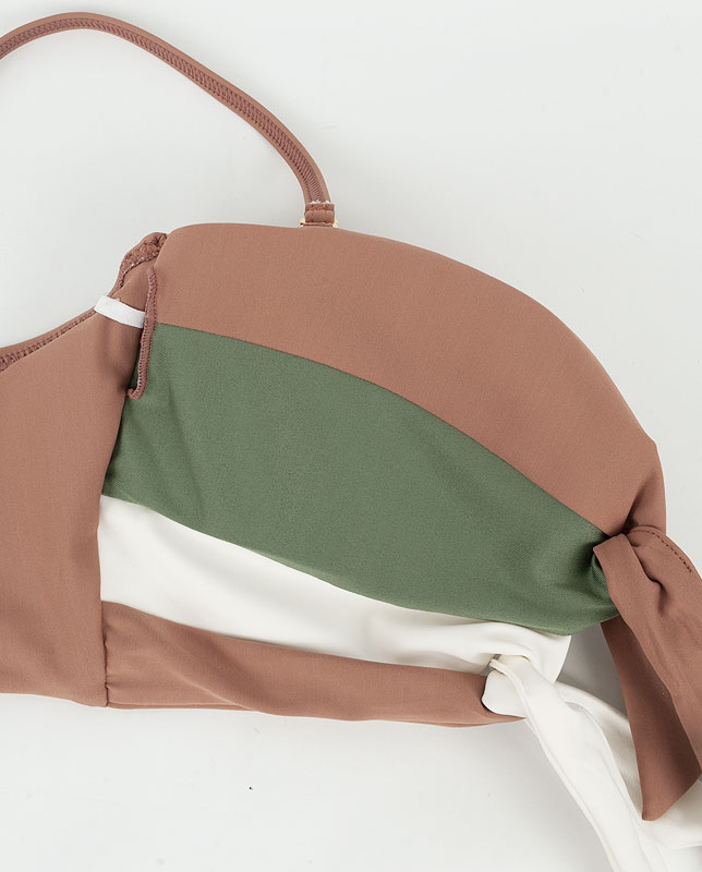 小花柄フロントリボンノットバンドゥ水着 【LAULEA】