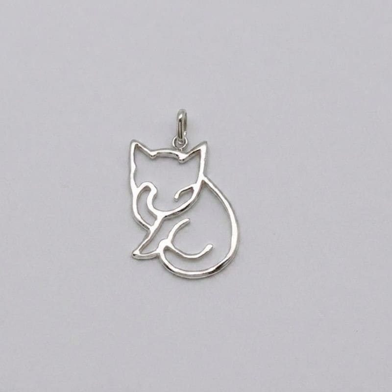 銀製　切り抜き　猫　Ａ