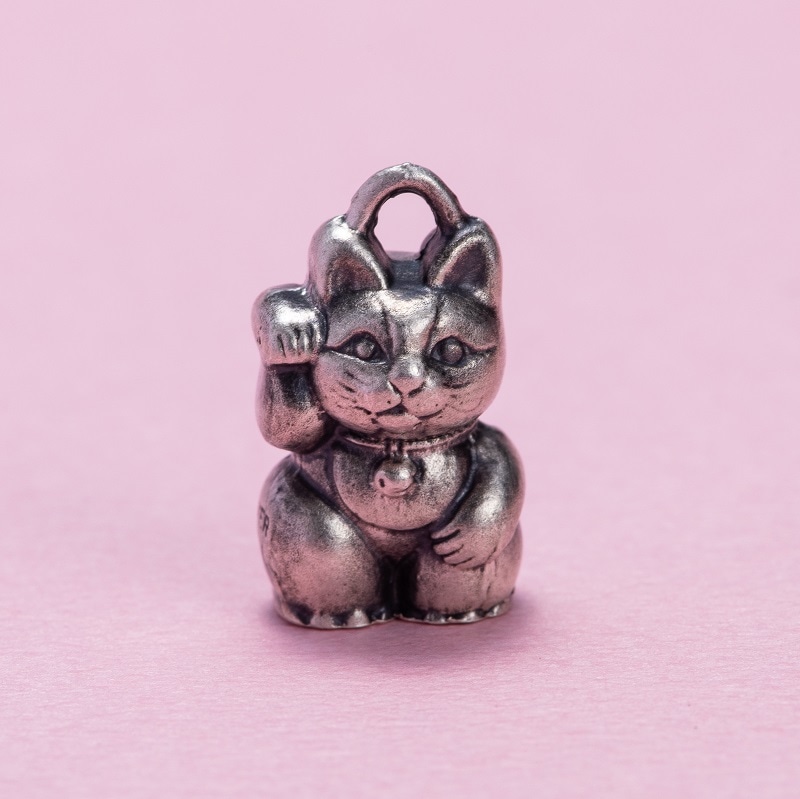 銀製 根付 両面招き猫 | 銀製品,根付 | 森銀器製作所公式オンライン