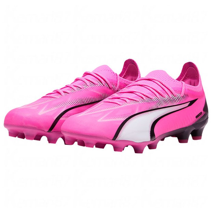 PUMA Ultra ピンク スパイクシューズ