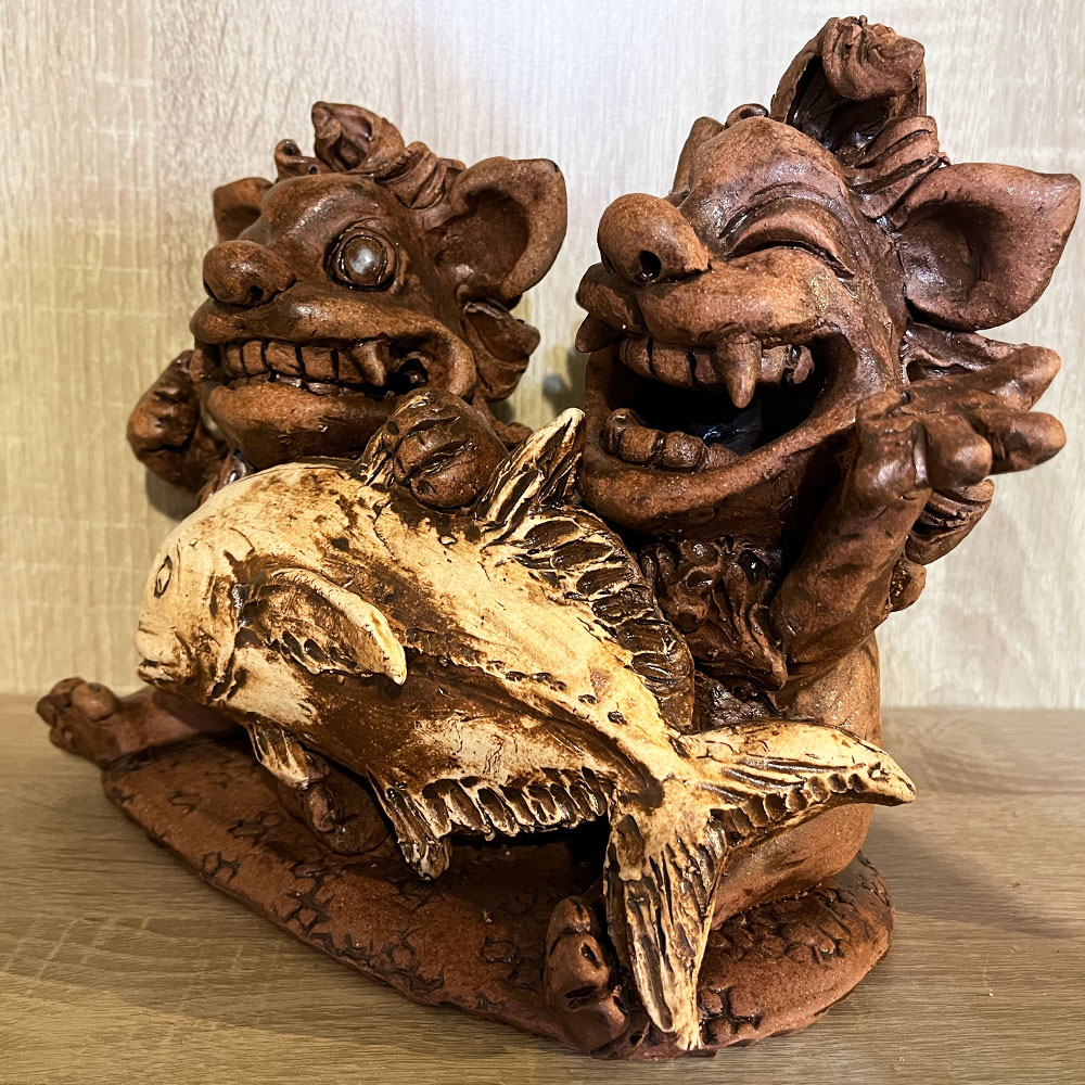 シーサーとGTがであった～。：メス(ウインク)オス(ニコニコ)サムズ