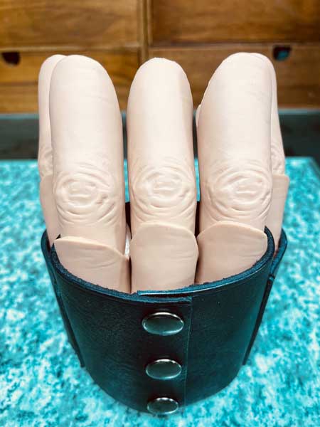 THE SIX FINGERŴĥݾڡ