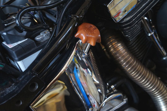 Trque Leathers】王冠オイルタンクキャップ | バイク用品 | Motobluez