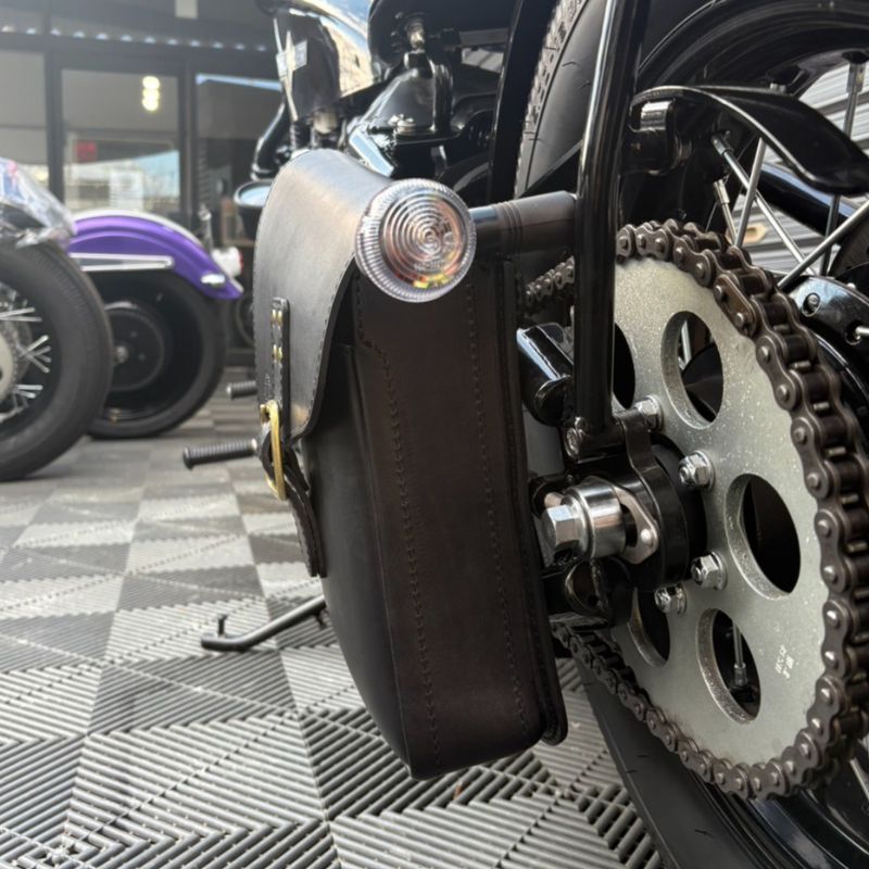 THUNDER MOTORCYCLES オリジナル本革サドルバッグ | バイク用品
