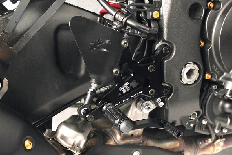 ヤマハバックステップValter Moto製ヤマハFZ8 Valter Moto (バルターモト）バックステップ レース YAMAHA FZ1