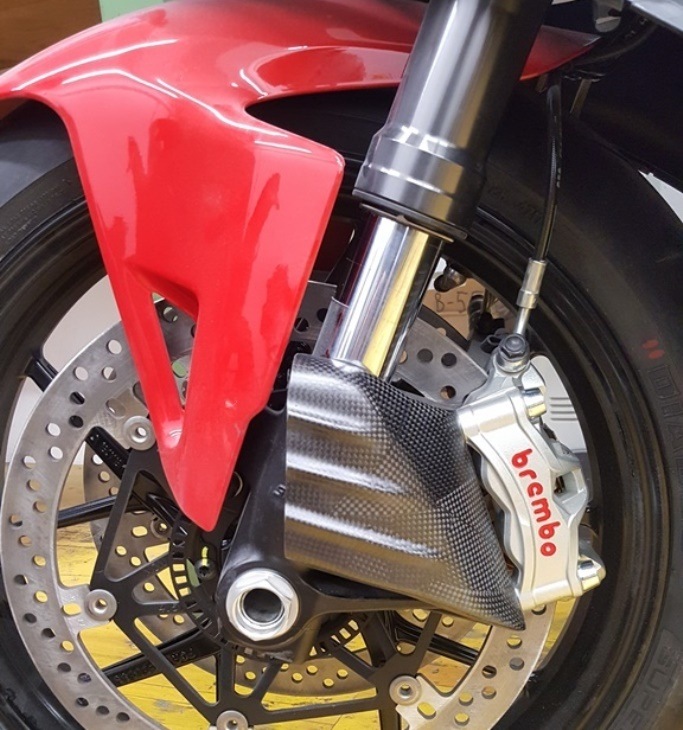 FULLSIX（フルシックス） ドライカーボン製 汎用フロントブレーキ 