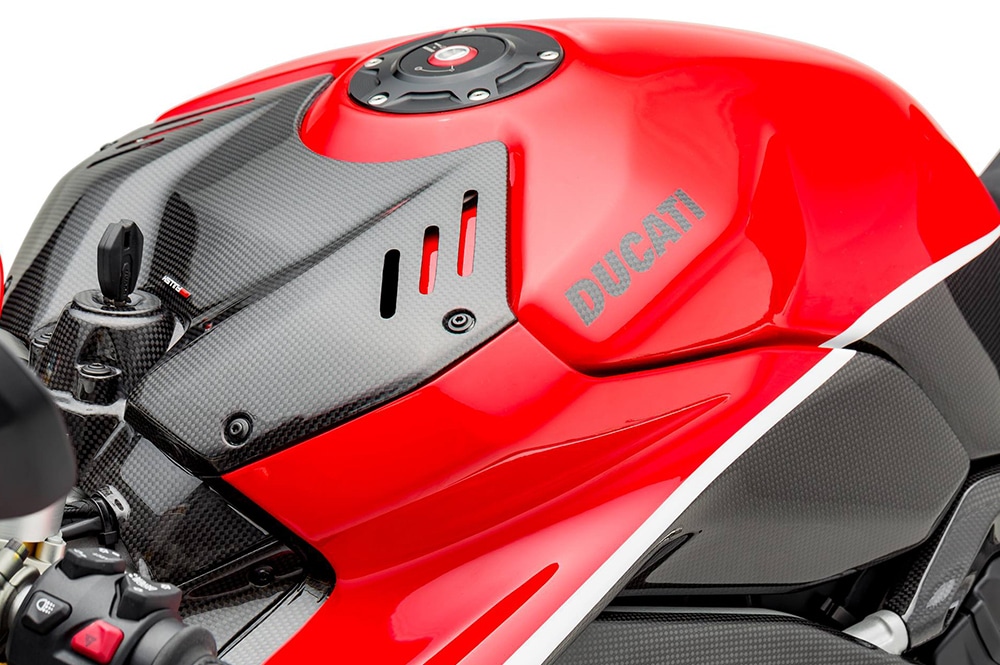 FULLSIX (フルシックス) ドライカーボン製 キーロックカバー DUCATI