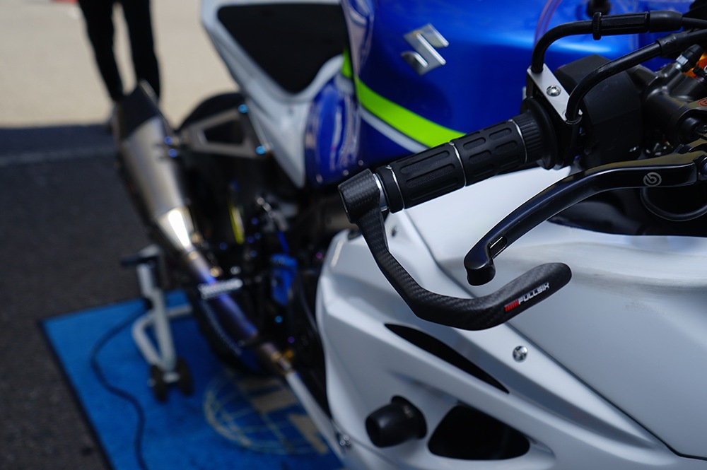 FULLSIX（フルシックス） ドライカーボン製 汎用 レバーガードLEO